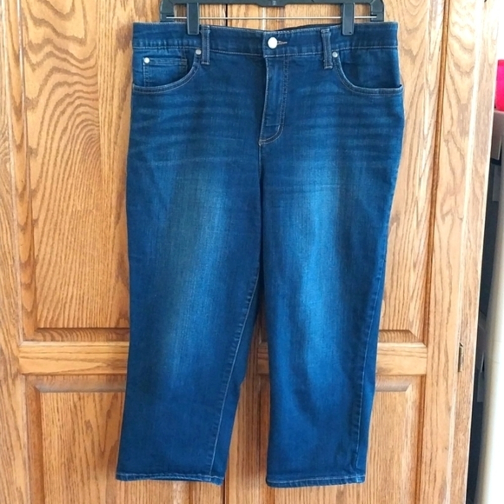 Kim Rogers Women's Size 12 Denim Capri Cropped Jeans Pants Medium Blue‎ Wash